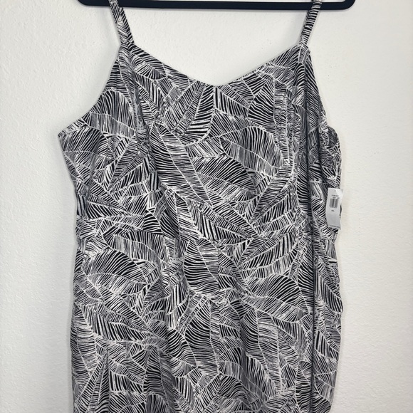 NWT Old Navy Black and White Palm Print Cami Jumpsuit Size XXL - Picture 3 of 12